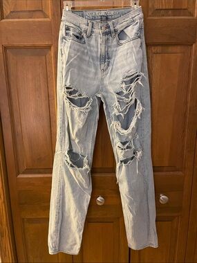 American Eagle Outfitters Light Wash Distressed Straight Leg Jeans
